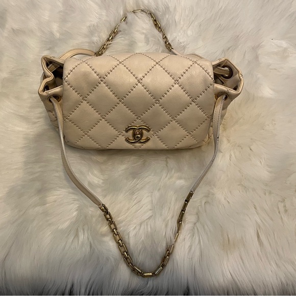 Authentic Chanel Shoulder Bag - Picture 4 of 9